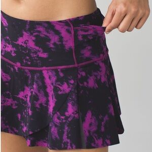 Lululemon Hit Your Stride Skirt - Size 6 a EUC
Breezie Regal Plum Black / Black